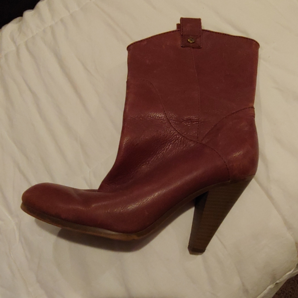 Cowgirl heeled boots